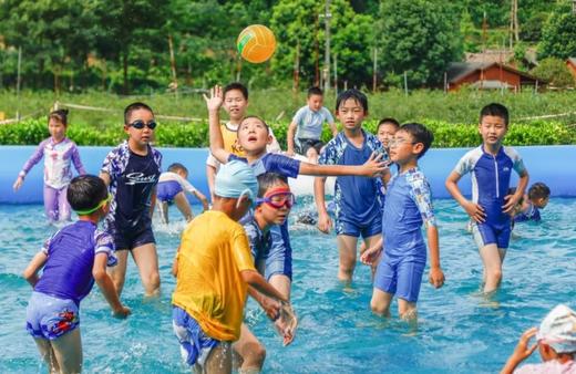 本地夏令营~【7天6晚蒲江蓝莓谷】~向往的假期·趣野户外营！超高性价比1980元/人，让快乐走进童年~山林徒步、野趣攀树~真人CS对抗赛~反曲弓体验百步穿杨~越野车风驰电掣~ 商品图8