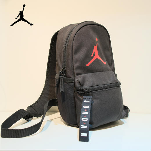 JORDAN乔丹配饰中性双肩包正黑色／乔丹红JD2013010TD002KR52 商品图1