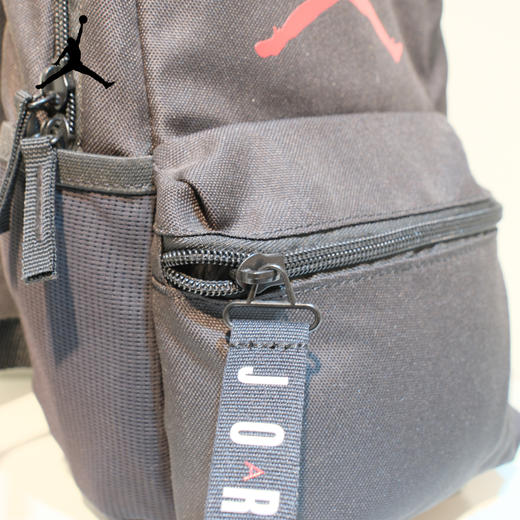 JORDAN乔丹配饰中性双肩包正黑色／乔丹红JD2013010TD002KR52 商品图2