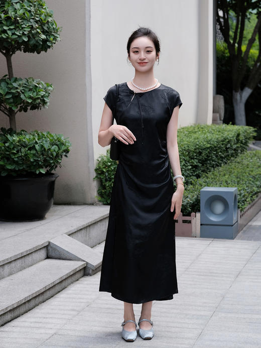 盛唐婧 |提花真丝缎修身国风连衣裙-黑色 商品图0