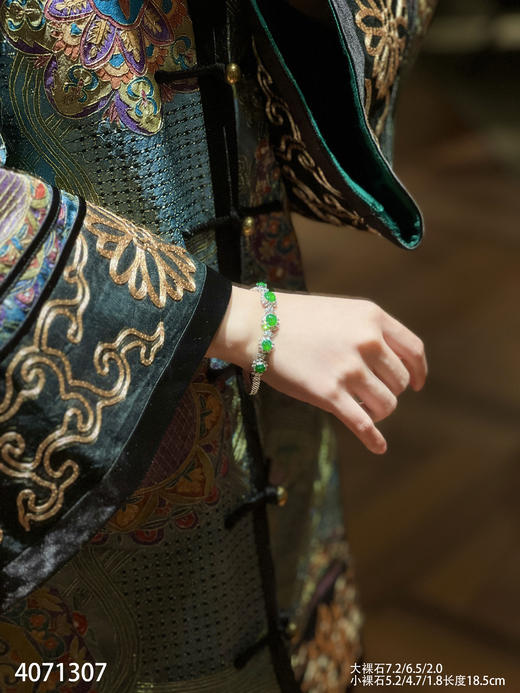 老坑玻璃种艳绿蛋面手链   73999【4071307】 商品图4