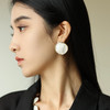 【超模刘雯&吴宣仪&吴昕&李莎旻子同款】Art Nouveau新艺术时期 | 白色波纹耳环 商品缩略图2