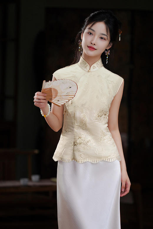 逸红颜明月优选# 『芸楚』精美重工刺绣款旗袍领上衣,新古典玉色,轻盈薄纱,灵动美丽 商品图14