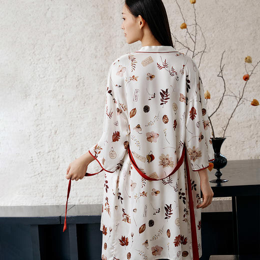 【印上秋天】金三塔100%桑蚕丝睡袍/吊带裙女真丝宽松印花家居服女  YSFEC101/YSFEC302 商品图3