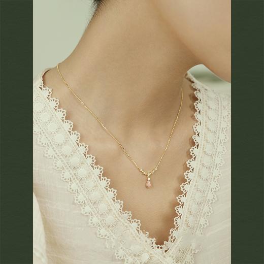 Oflye潮流饰品  粉色皇后女王贝水滴吊坠纯银项链女新款轻奢小众高级感锁骨链 商品图0