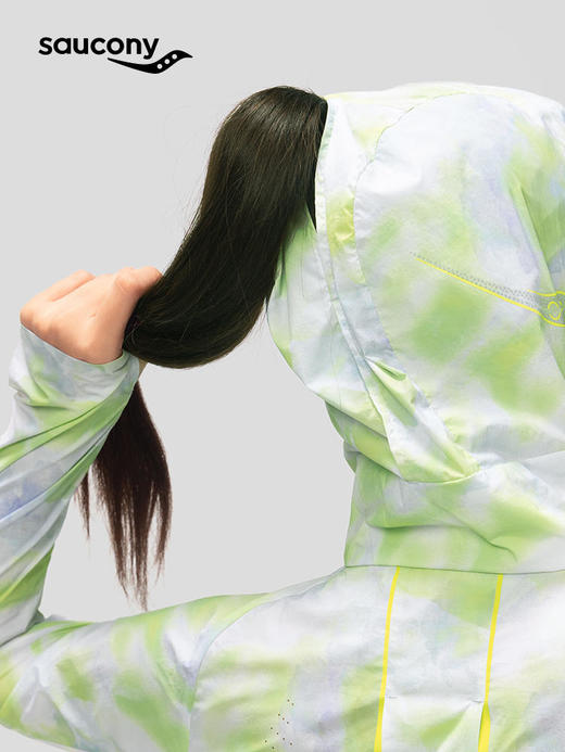 Saucony 索康尼 女款 运动跑步透气防晒服 4D轻薄弹力外套 商品图1