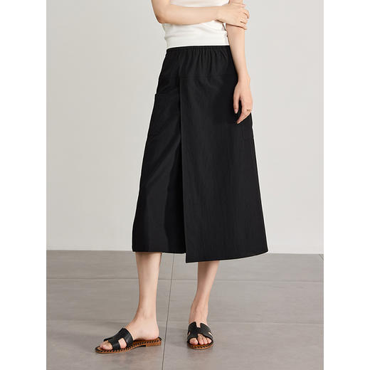 【专属特价】熙世界工装风围裹式休闲裤裙2025夏季新款黑色显瘦宽松阔腿裙裤 商品图2