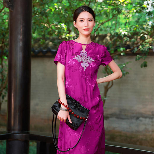 彝族系列 | 沙华刺绣提花连衣裙 | 现货加急发 商品图2