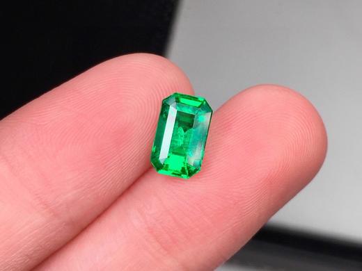 1.32ct 祖母绿裸石 商品图2