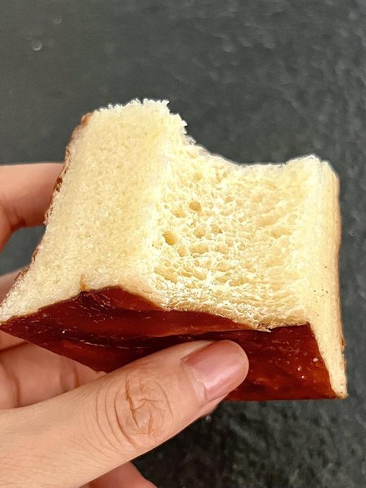 又软又硬的面包吃过吗？【碱水吐司】开启味觉创新 内外两种口感完美融合 麦香浓郁 碱水独特 搭配水果、冰淇淋更美味~ 商品图3