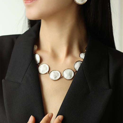 【陈德容同款】Art Nouveau新艺术时期 | 白色波纹项链 商品图2