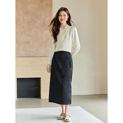 【79元福袋，不支持退换】熙世界2025秋季新款新中式国风立领衬衫女长袖盘扣衬衣杏色上衣 商品图4