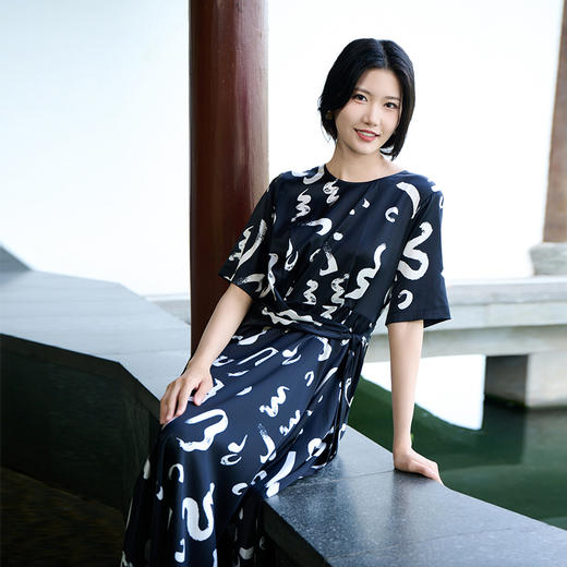 【桑蚕丝印花连衣裙】24年春夏新品女士中长款印花真丝连衣裙 商品图2