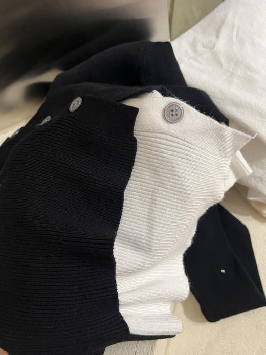 假两件开衫黑 商品图3