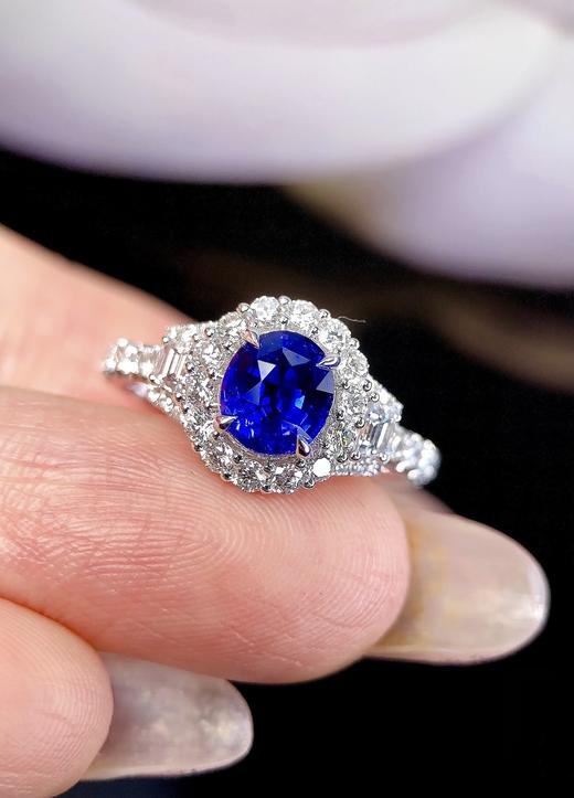1.36ct 4.14g 蓝宝石戒指 商品图1
