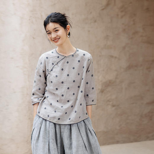 绽放427-429朵/新中式衬衫&连衣裙色织亚麻波点国风斜襟盘扣小衫 商品图0