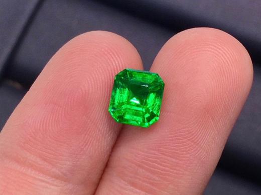 1.34ct 祖母绿裸石 商品图1