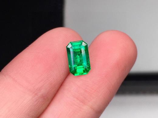 1.32ct 祖母绿裸石 商品图3