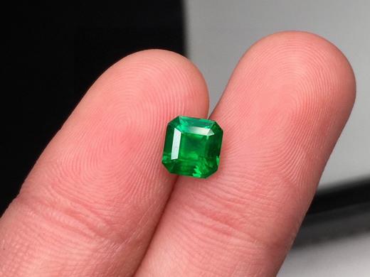 0.91ct 祖母绿裸石 商品图3