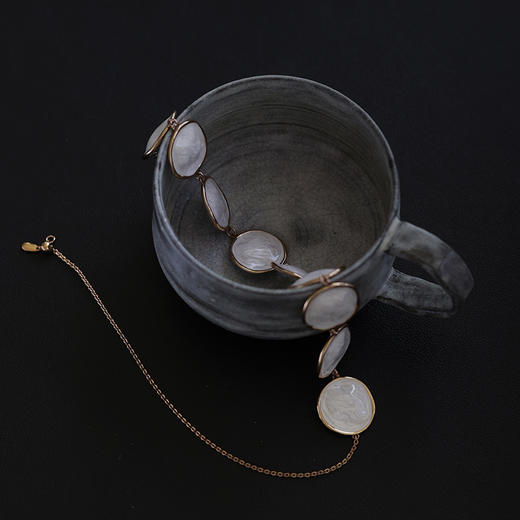 【陈德容同款】Art Nouveau新艺术时期 | 白色波纹项链 商品图4