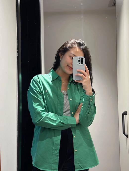 点此购买 拉夫劳伦男女款牛津纺纯色Logo刺绣排扣翻领六色经典长袖休闲衬衫 gz 292316 商品图12