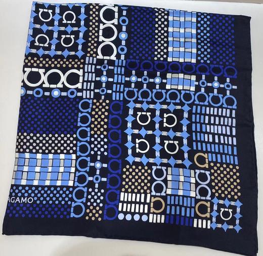 【特价商品不退不换】FERRAGAMO 菲拉格慕 女丝巾  0775346-003 .（暂无品牌物料包装） 商品图2