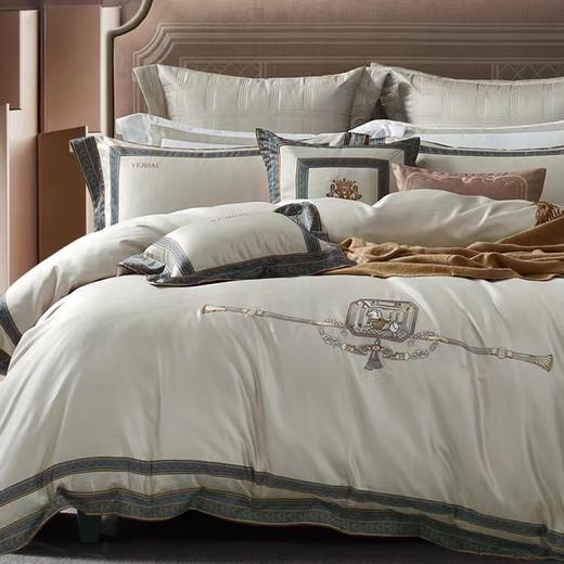 【春上新】10楼 富安娜 维莎款四件套---欧格斯229*230cm   吊牌价7980元 活动价3199元 商品图1