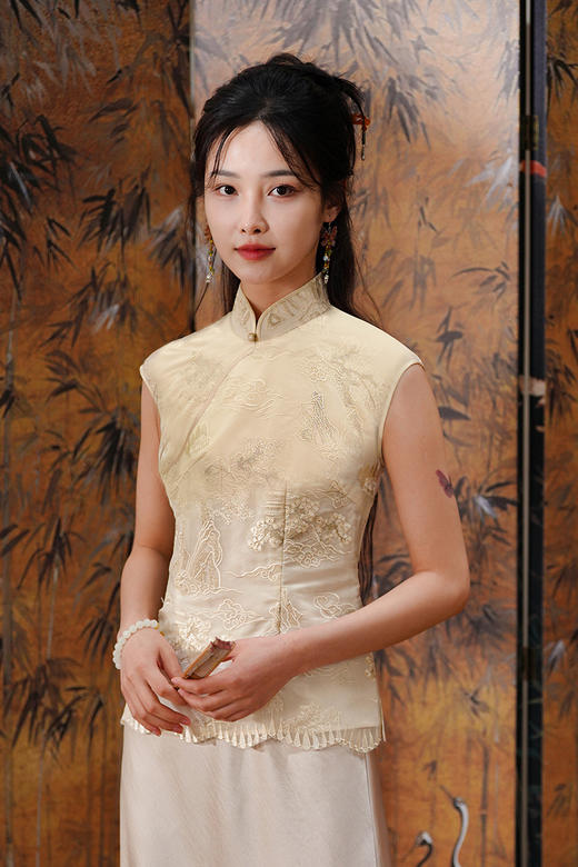 逸红颜明月优选# 『芸楚』精美重工刺绣款旗袍领上衣,新古典玉色,轻盈薄纱,灵动美丽 商品图11