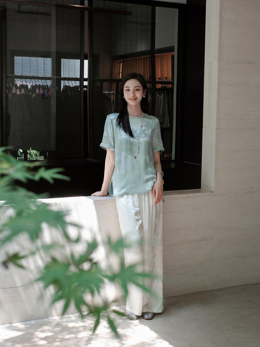 盛唐婧 |真丝冠乐皱简约百搭上衣-蓝色 商品图1