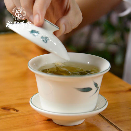 【鹤鸣盖碗茶杯】成都手作盖碗茶杯250ml 成都人民公园鹤鸣茶社同款盖碗茶杯 纯手工陶瓷三才茶碗单个 大号泡茶杯功夫茶具 商品图2