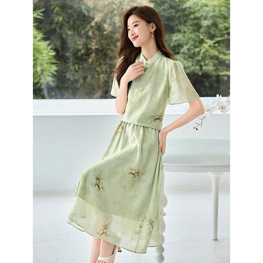 【五折购】熙世界薄荷曼波绿国风套装夏季新中式斜襟立领上衣半身裙两件套 商品图2