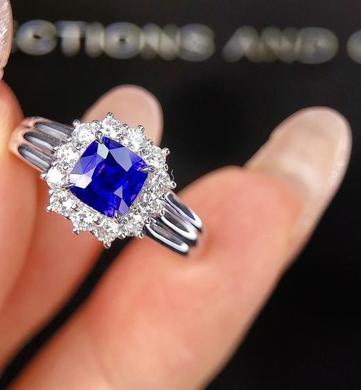 1.06ct 4.42g 蓝宝石戒指 商品图3