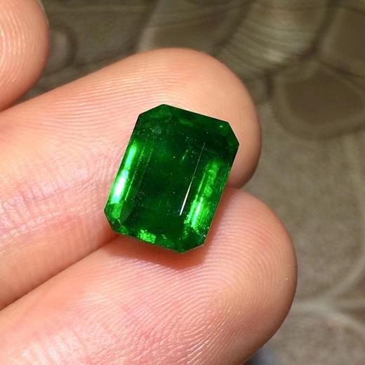 3.66ct 祖母绿裸石 商品图5
