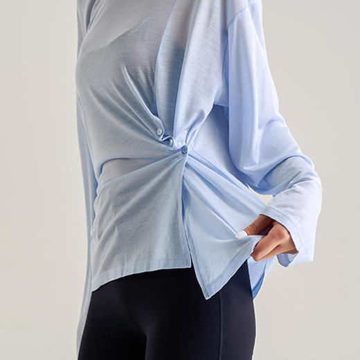 【100%天丝】侧边横纽扣 果冻长袖T 收腰显瘦 后背弧形镂空排汗 物理防晒罩衫上衣 商品图0