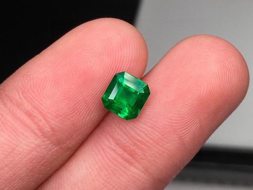 0.91ct 祖母绿裸石 商品图2