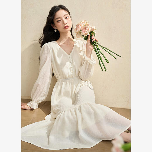温柔白月光肌理花边长袖连衣裙女V领收腰A摆连衣裙V2942239 商品图0