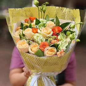 【花之舞】11朵香槟玫瑰+5支蔷薇+新鲜配花精品花束