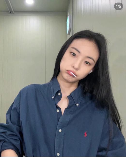 点此购买 拉夫劳伦男女款牛津纺纯色Logo刺绣排扣翻领六色经典长袖休闲衬衫 gz 292316 商品图8