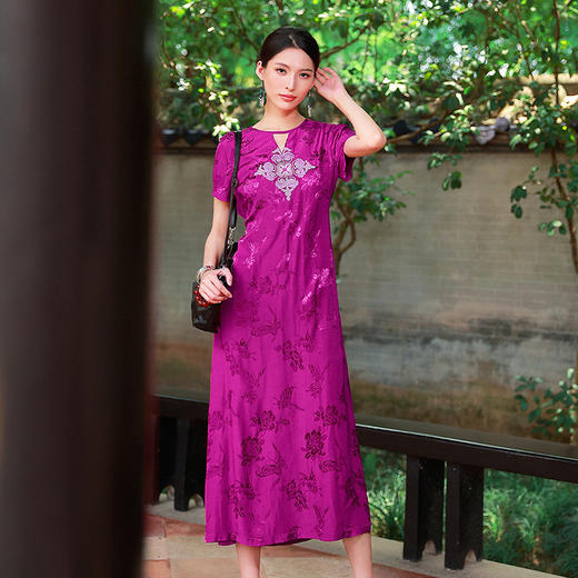 彝族系列 | 沙华刺绣提花连衣裙 | 现货加急发 商品图1