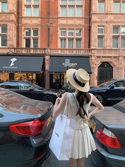 金蘑菇菇 Regarder 温莎/甜甜千金少女 修身马甲百褶短裙两件套 商品图3