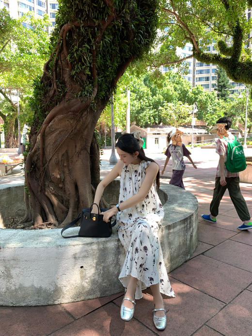 Read Nameless /在澳门看熊猫穿的一套黑色玫瑰花套装 商品图11