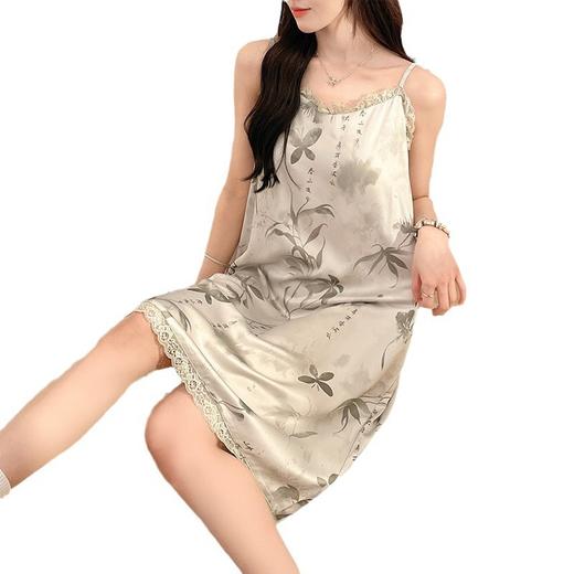【小众不撞睡裙系列❗️纯欲冰丝吊带睡裙】夏季法式薄款带胸垫背心，小清新冰雪丝绸甜美睡衣家居服L 商品图4