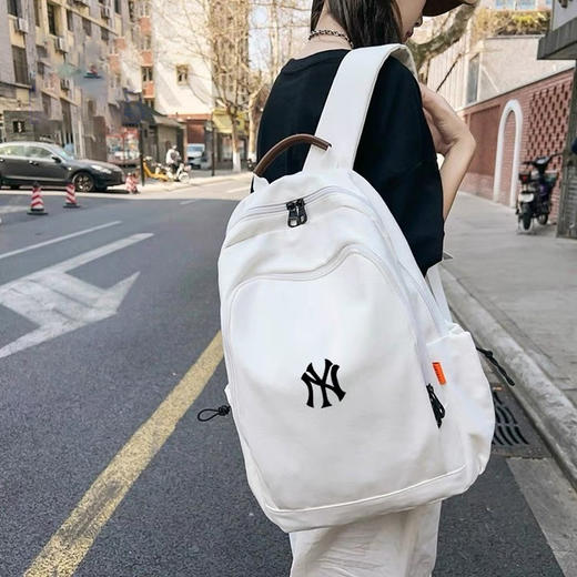 【专属】出游季特惠！！！品牌授权✅ 【MLB24新款学院风双肩包】巨能装的情侣款双肩书包！ 商品图3
