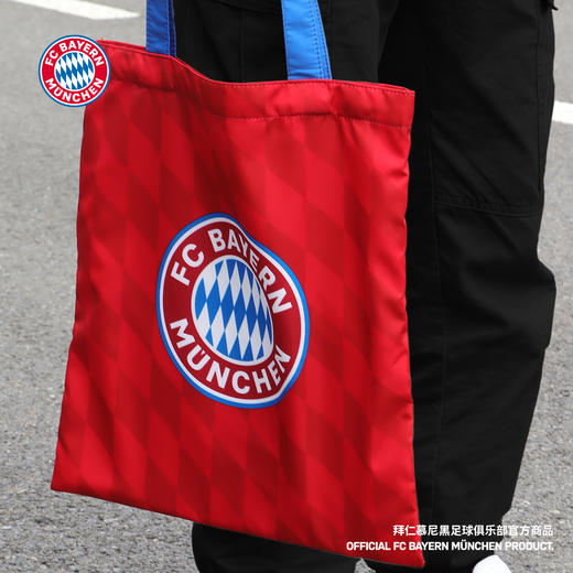 【官方正版】拜仁慕尼黑足球俱乐部| 红色暗纹队徽帆布包球迷手提袋 商品图4