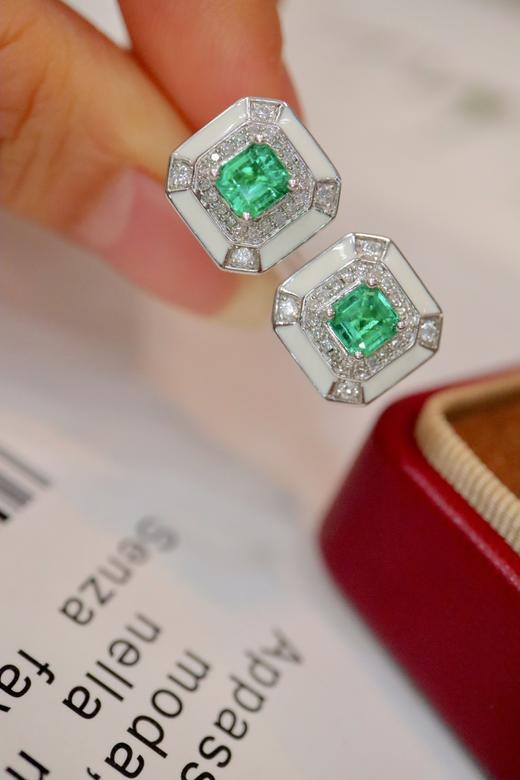 0.93ct 祖母绿耳钉 商品图3