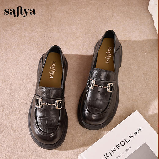 Safiya/索菲娅2025英伦真皮石头纹圆头金属扣百搭粗跟乐福鞋 SF43112103 商品图8