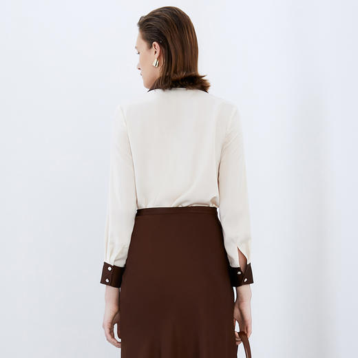 EITIE爱特爱秋季新款气质通勤舒适百搭显瘦撞色衬衫7509207 商品图4