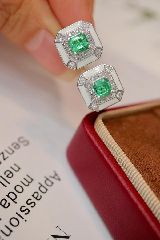 0.93ct 祖母绿耳钉 商品图4