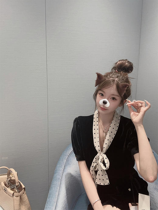 金蘑菇菇  新季miu 新月美术馆丝绒组 /早秋复古千金 娇贵黑丝绒 商品图3