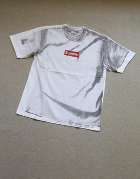 马不停蹄 嘚儿驾 哈！情侣段 Supreme & MM6 不规则脏染 假两件 短袖Tee